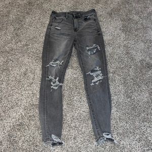 Size 4 SHORT AMERICAN EAGLE GREY JEANS